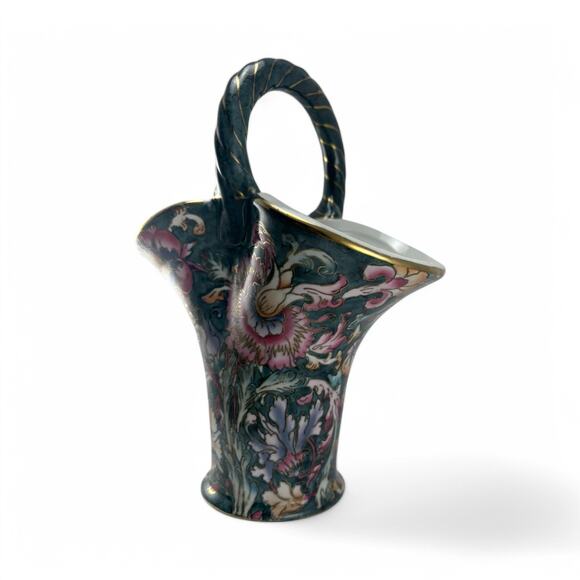 Vintage Hand-Painted Porcelain Basket Vase – Floral Gilt Design, Made in China - Picture 9 of 10